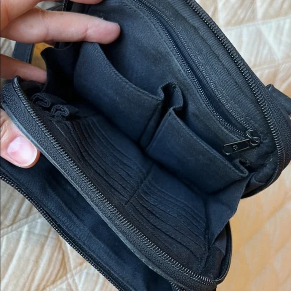 FOSSIL Black Leather Crossbody Bag - Picture 5 of 9